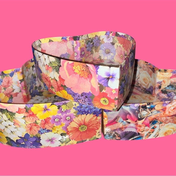 Floral Heart-Shaped Box - Picture 9 of 9